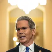 Bessent Says He Expects Trade Deals by This Week’s Deadline