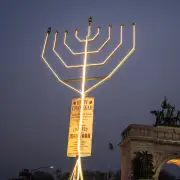 At a Dark Moment, Jews in New York Celebrate the Festival of Lights